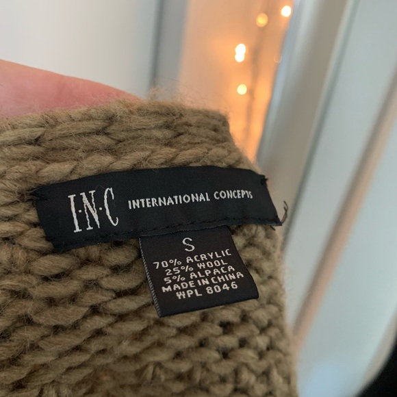 Cropped Cardigan - Picture 8 of 8